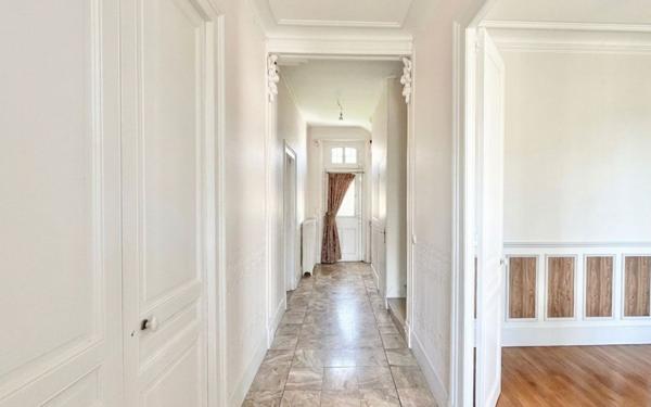 Maison à vendre    7 pièces • 190,05 m2 Chartres