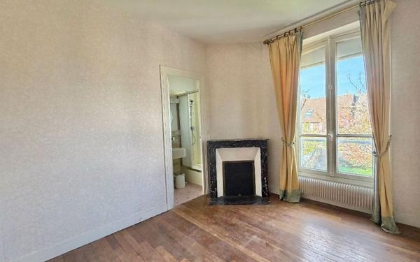 Maison à vendre    7 pièces • 190,05 m2 Chartres