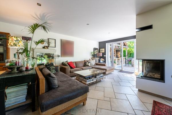 A coeur de Mennecy, voici une charmante maison de caractère (1860), entièrement rénovée.