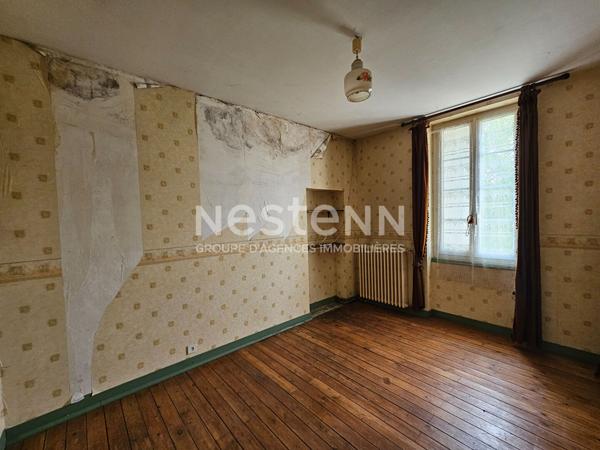 Maison de maître familiale avec 5 chambres, dépendances et plus de 5 000 m² de terrain à BAUGE EN ANJOU