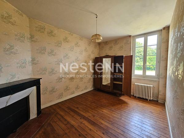 Maison de maître familiale avec 5 chambres, dépendances et plus de 5 000 m² de terrain à BAUGE EN ANJOU