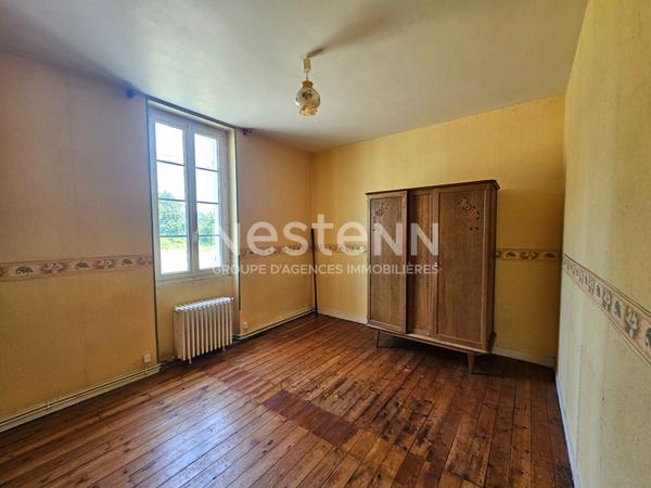 Maison de maître familiale avec 5 chambres, dépendances et plus de 5 000 m² de terrain à BAUGE EN ANJOU