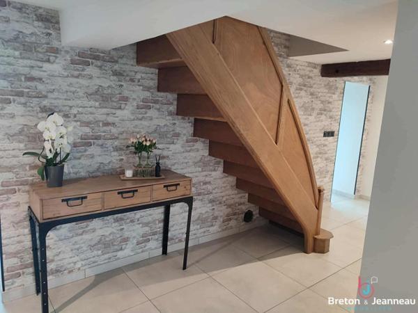 Charmante maison en pierre centre de Saint-Berthevin