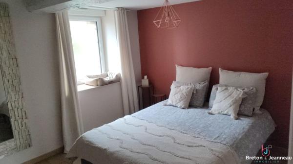 Charmante maison en pierre centre de Saint-Berthevin