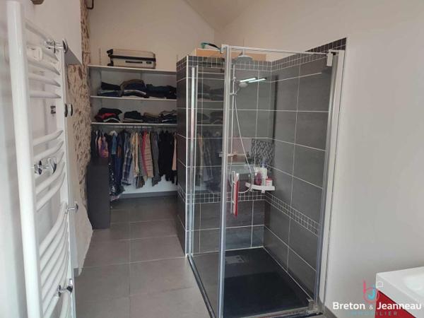 Charmante maison en pierre centre de Saint-Berthevin