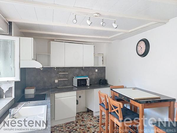 Au centre de Saujon, appartement en duplex de 51 m², avec 2 chambres, Courette privative.