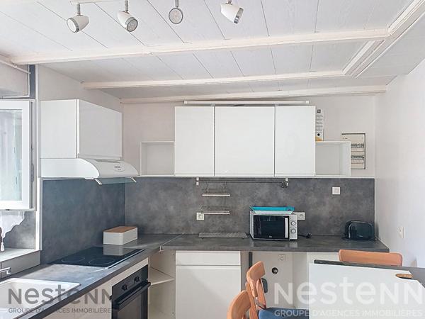 Au centre de Saujon, appartement en duplex de 51 m², avec 2 chambres, Courette privative.