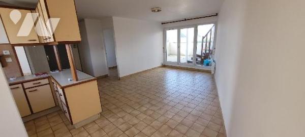 CAMARET SUR MER - En front de mer - Appartement de type 3 (54m²) ayant coin cuisine ouvert sur ...