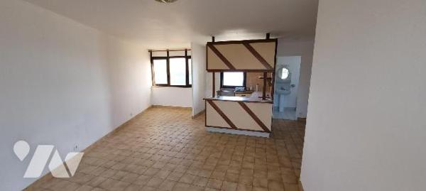 CAMARET SUR MER - En front de mer - Appartement de type 3 (54m²) ayant coin cuisine ouvert sur ...