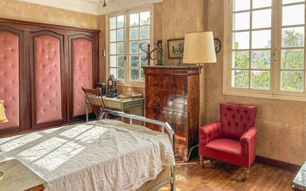 Maison à vendre    7 pièces • 245,75 m2 Gan