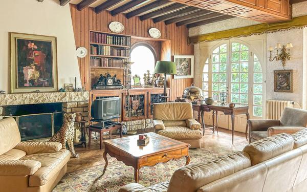 Maison à vendre    7 pièces • 245,75 m2 Gan