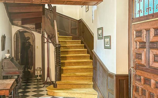 Maison à vendre    7 pièces • 245,75 m2 Gan