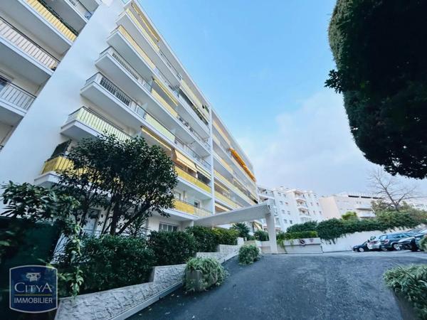 Appartement à louer 1 pièce 32.28m²