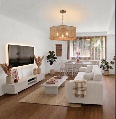 EXCLUSIVITÉ
T2 Rénové 48m² - Toulouse Côte Pavée / Château de l’Hers 
Idéal premier achat ou investisseur. 
Bel appartement T2 de 47,7m² entièrement rénové, très lumineux et sans vis-à-vis, au sein d'une résidence sécurisée.
​Côté jour : belle pièce de vie avec cuisine aménagée.
​Côté nuit : chambre avec placard, salle d’eau avec fenêtre, WC.
​Les + : Garage (16m²), cellier (4,2m²), chaudière neuve, double vitrage, volets élec.
​Quartier : Future ligne de Métro à 10 min, bus à 15m, commerces à 100m.
TF: 1200€. 

N'hésitez pas à me contacter pour programmer une visite 
Contact : Séverine Rodriguez 0699477991