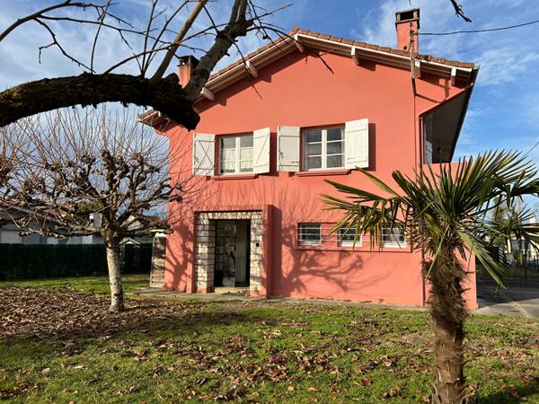 A vendre Maison Mont De Marsan Médiathèque 5 chambres double-garage jardin