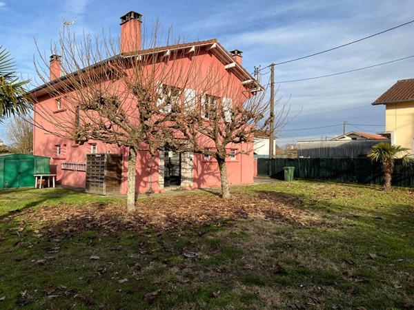 A vendre Maison Mont De Marsan Médiathèque 5 chambres double-garage jardin