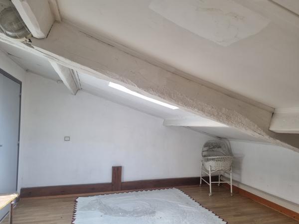 Maison 10 pièce(s) 5 chambre(s) 260 m²