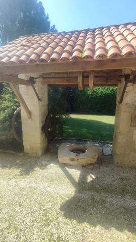 Belle Demeure – Dépendances en Pierre Thaire 9 pièce(s) m2