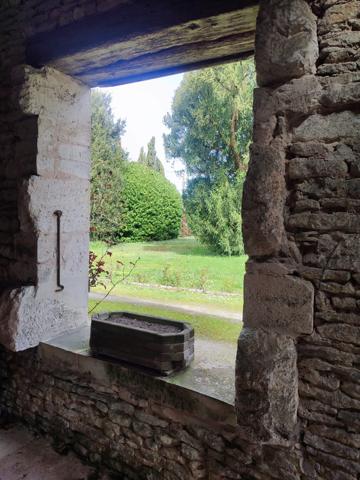 Belle Demeure – Dépendances en Pierre Thaire 9 pièce(s) m2