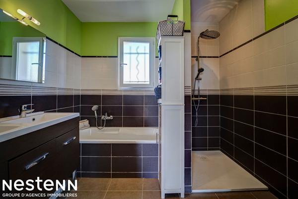 Villa de plain-pied avec piscine, sans vis-à-vis Roubia 114 m2