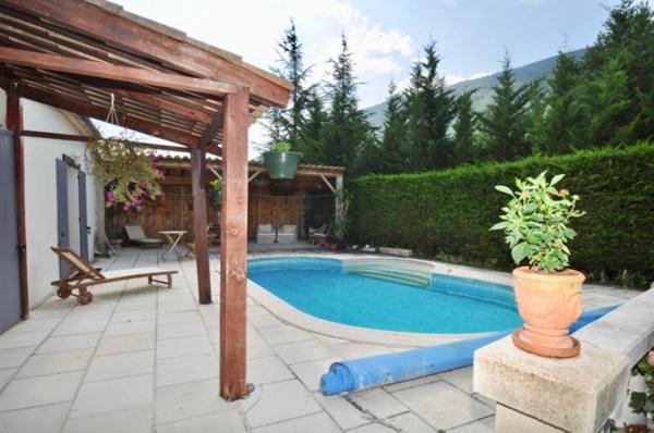 Dpt Alpes de Haute Provence (04), à vendre CASTELLANE maison 5 pièces - 143 m² - Terrain de 1143 m² - Plain pied