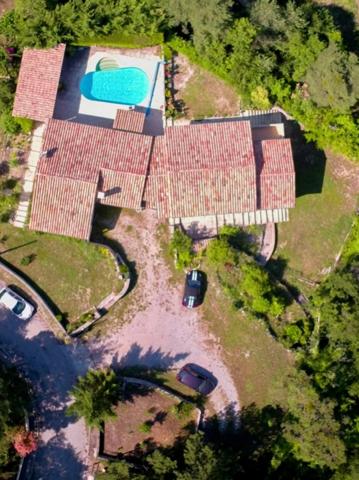 Dpt Alpes de Haute Provence (04), à vendre CASTELLANE maison 5 pièces - 143 m² - Terrain de 1143 m² - Plain pied