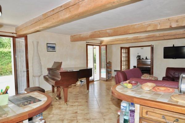 Dpt Alpes de Haute Provence (04), à vendre CASTELLANE maison 5 pièces - 143 m² - Terrain de 1143 m² - Plain pied