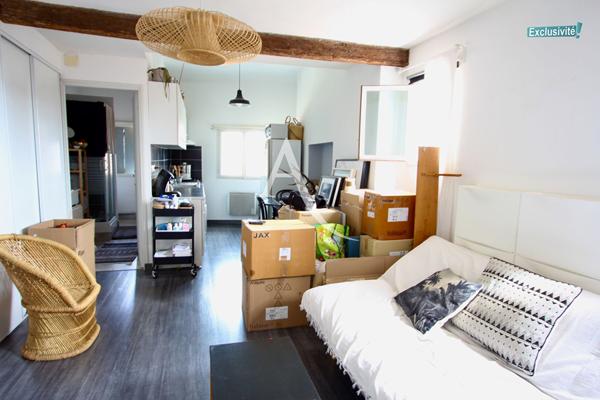 LUMINEUX T2 NON-MEUBLÉ près de 42 m2 au 4e étage sans ascenseur en plein coeur de MONTPELLIER