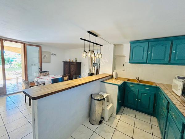 La Ciotat Maison de 182 m² composée de 2 appartements indépendants sur un terrain de 1057 m²