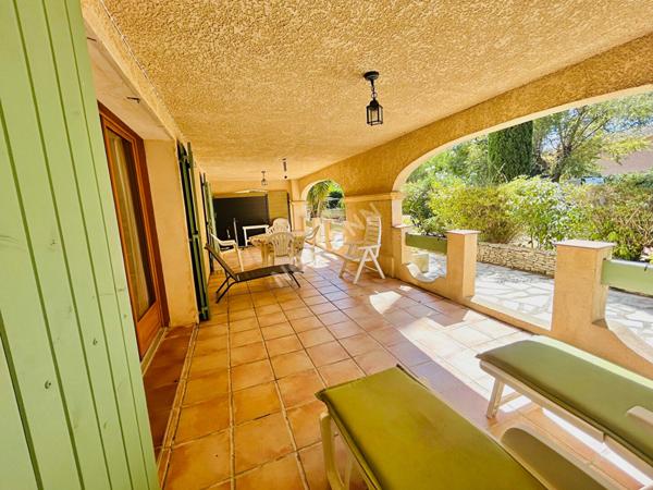 La Ciotat Maison de 182 m² composée de 2 appartements indépendants sur un terrain de 1057 m²