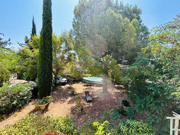 La Ciotat Maison de 182 m² composée de 2 appartements indépendants sur un terrain de 1057 m²