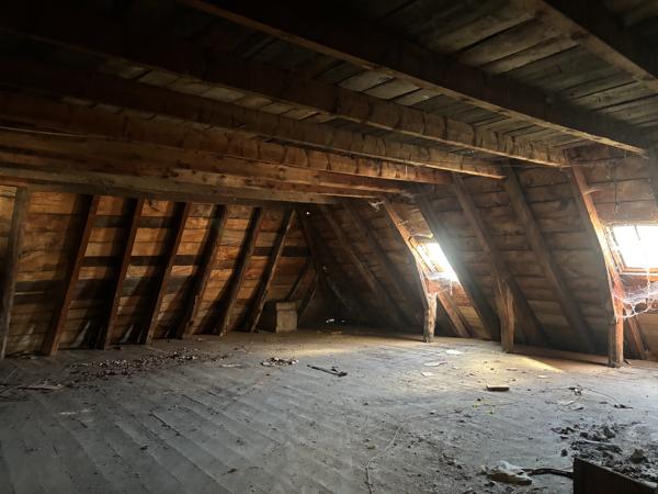 Maison 10 pièces THIEZAC A RENOVER avec potentiel