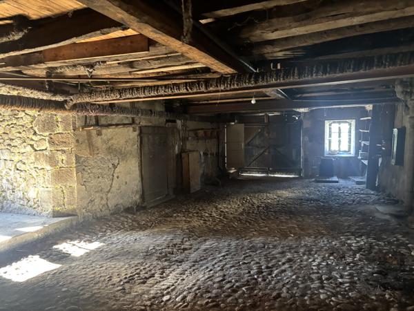 Maison 10 pièces THIEZAC A RENOVER avec potentiel