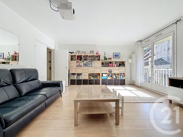 Appartement F3 à vendre  3 pièces - 66,72 m2 PARIS - 75020