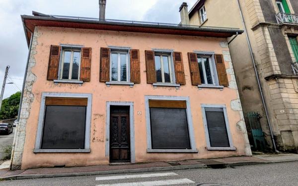 Maison à vendre    11 pièces •  Le Pont-de-Beauvoisin