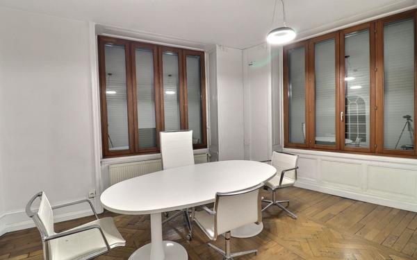 Maison à vendre    11 pièces •  Le Pont-de-Beauvoisin