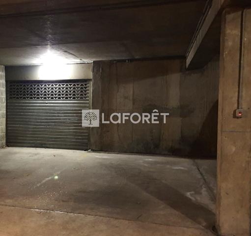 Location parking / box Versailles - 1 pièce(s) - 95 € par mois