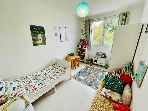 Châlatres en dernier étage - Immeuble ravalé - 3 chambres - Lumineux et calme , Nantes