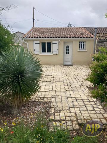 Location maison Saint Estephe : 600 € - AJP Pauillac Immobilier