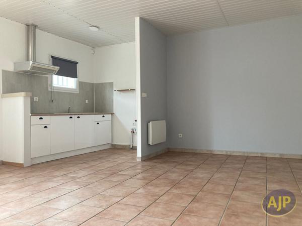 Location maison Saint Estephe : 600 € - AJP Pauillac Immobilier