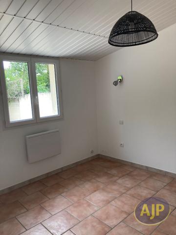 Location maison Saint Estephe : 600 € - AJP Pauillac Immobilier