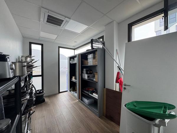 À Vendre : Murs Commerciaux Pignon sur Rue- 235 m² Zone à Forte Demande Trelaze