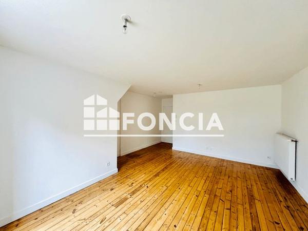 Location Appartement 2 pièces 35.73 m² - 18 RUE JEAN PADEL Fraisses 42490