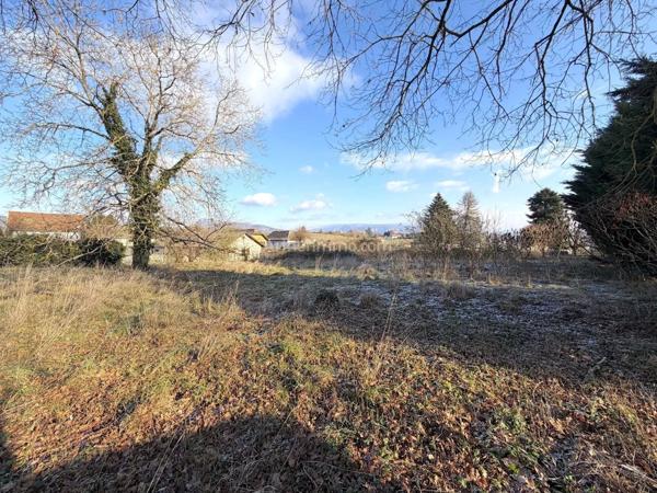 Vente Terrain 1786 m2 à Les Avenières Veyrins-Thuellin