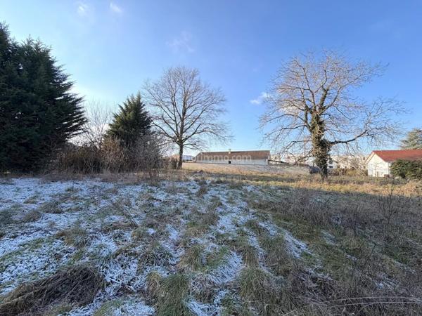 Vente Terrain 1786 m2 à Les Avenières Veyrins-Thuellin