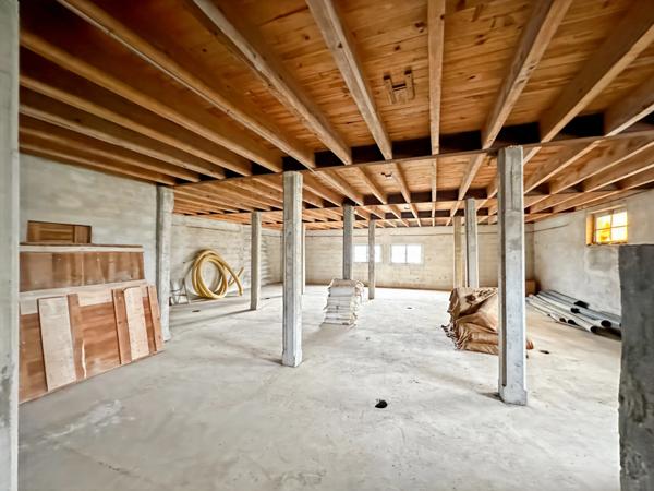 Bâtiment industriel – Ancien silo à grains de 1949 – 500 m2 sur plusieurs niveaux