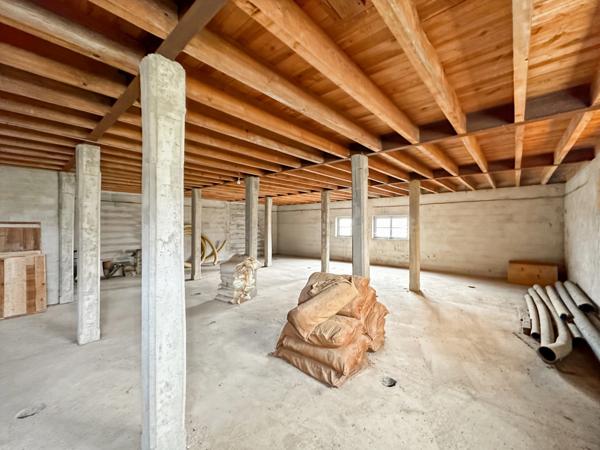 Bâtiment industriel – Ancien silo à grains de 1949 – 500 m2 sur plusieurs niveaux