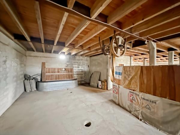 Bâtiment industriel – Ancien silo à grains de 1949 – 500 m2 sur plusieurs niveaux