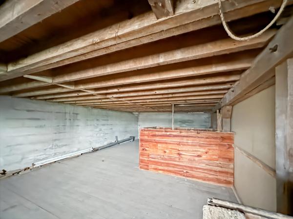 Bâtiment industriel – Ancien silo à grains de 1949 – 500 m2 sur plusieurs niveaux