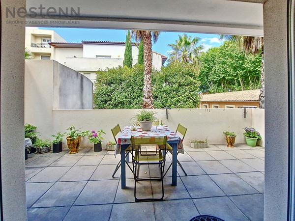 Lunel Centre : T3 lumineux avec terrasse, cave et parking !